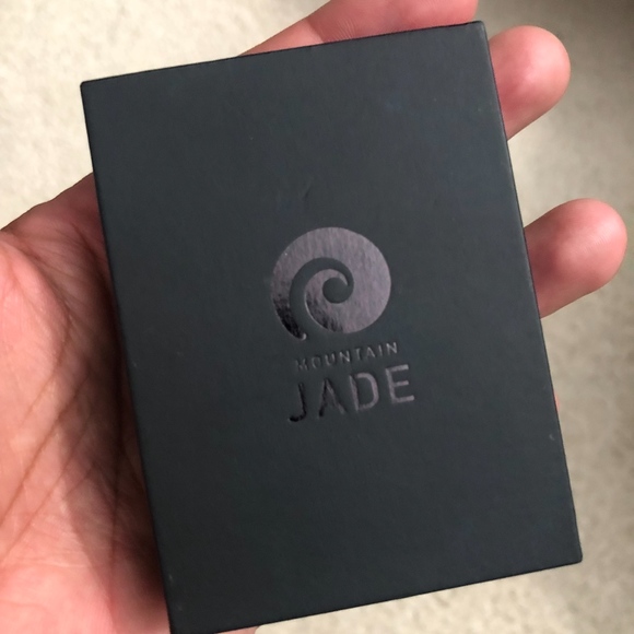 ❌SOLD❌Mountain Jade Pounamu New Zealand necklace - Picture 2 of 4